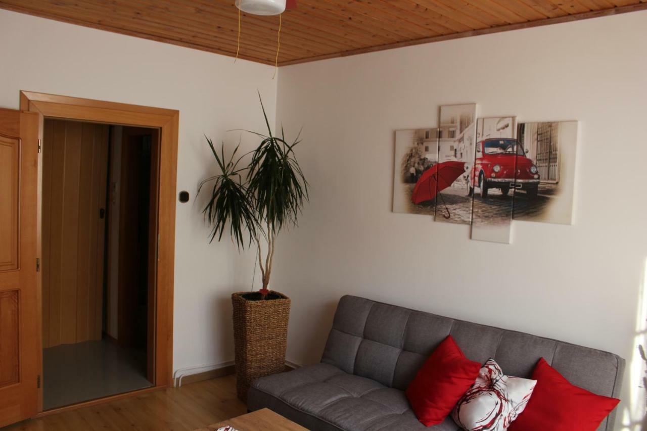 Appartement "Blumengassl" Moerbisch Am See Exterior photo
