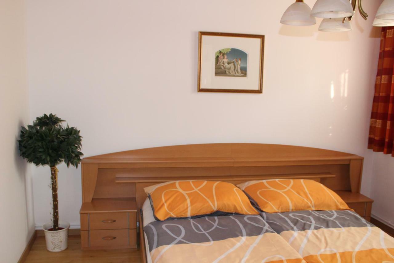 Appartement "Blumengassl" Moerbisch Am See Exterior photo